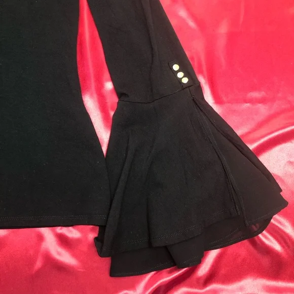⭐️NEW⭐️White House Black Market Black Boat Neck Bell Sleeves Top with buttons - Picture 5 of 9